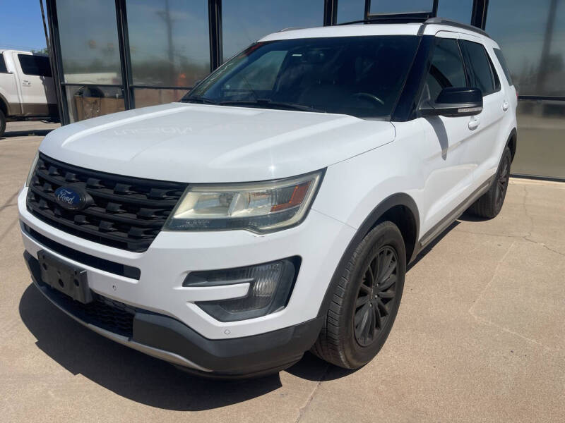 Image 2 of 2016 Ford Explorer XLT