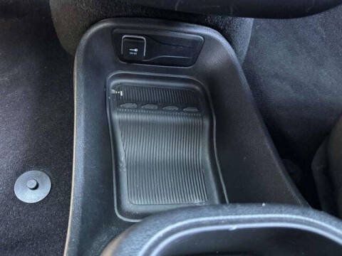 2024 Chrysler Pacifica Plug-In Hybrid Select