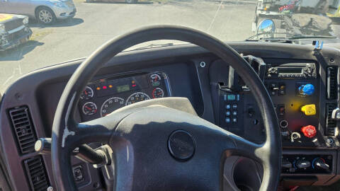 2015 Freightliner M2 106