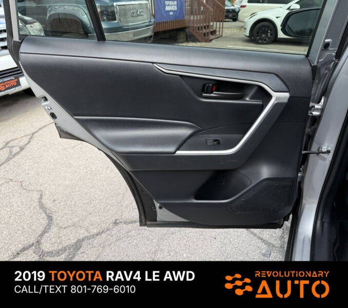 2019 Toyota RAV4 LE