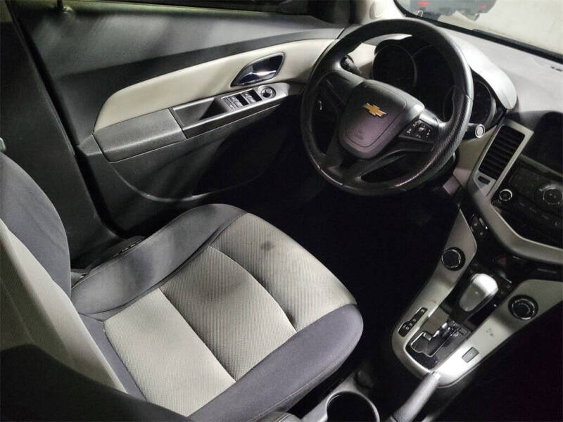 2014 Chevrolet Cruze LS Auto