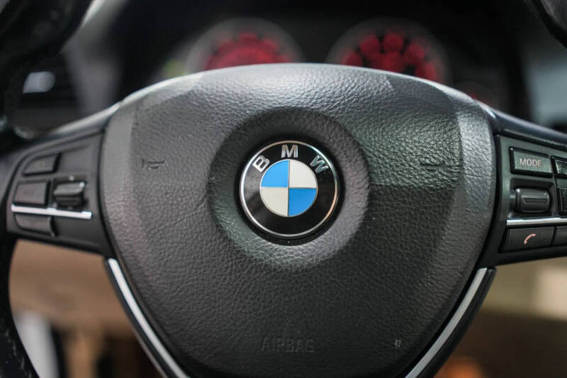 2015 BMW 5 Series 528i