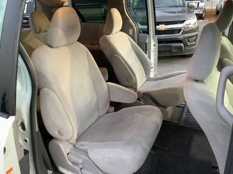 2017 Toyota Sienna L 7-Passenger