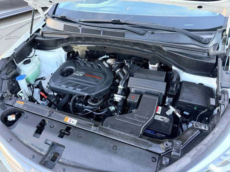 2017 Hyundai Santa Fe Sport 2.0T Ultimate