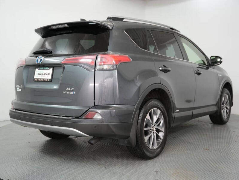 2017 Toyota RAV4 Hybrid XLE