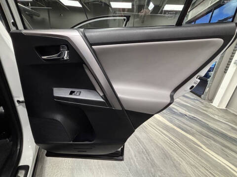 2017 Toyota RAV4 Hybrid XLE