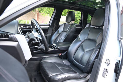 2016 Porsche Cayenne GTS