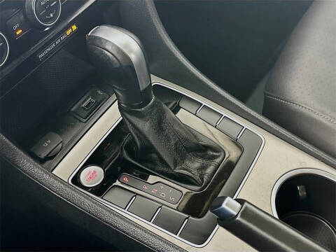 2022 Volkswagen Passat SE