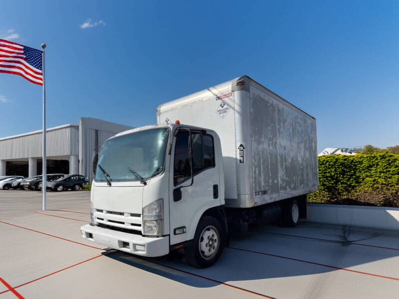 2013 Isuzu NQR's photo