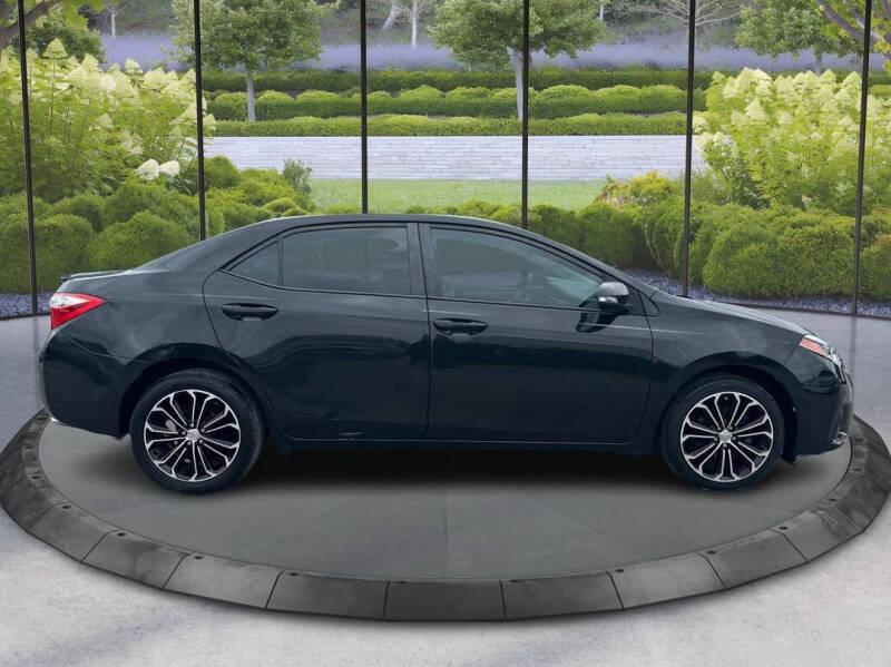 2014 Toyota Corolla S Plus photo 2