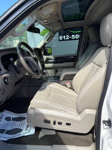 2016 Lincoln Navigator Select