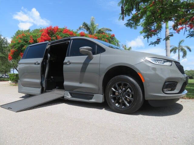 2021 Chrysler Pacifica Touring