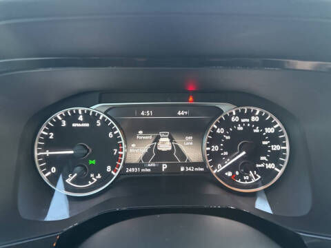 2025 Nissan Pathfinder SL