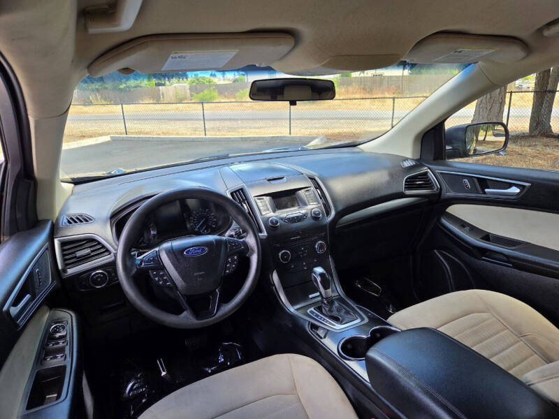 2016 Ford Edge SE