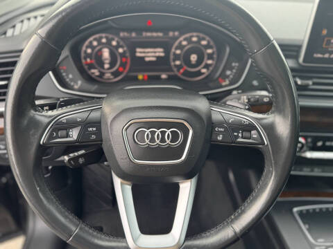 2018 Audi Q5 2.0T quattro Premium Plus