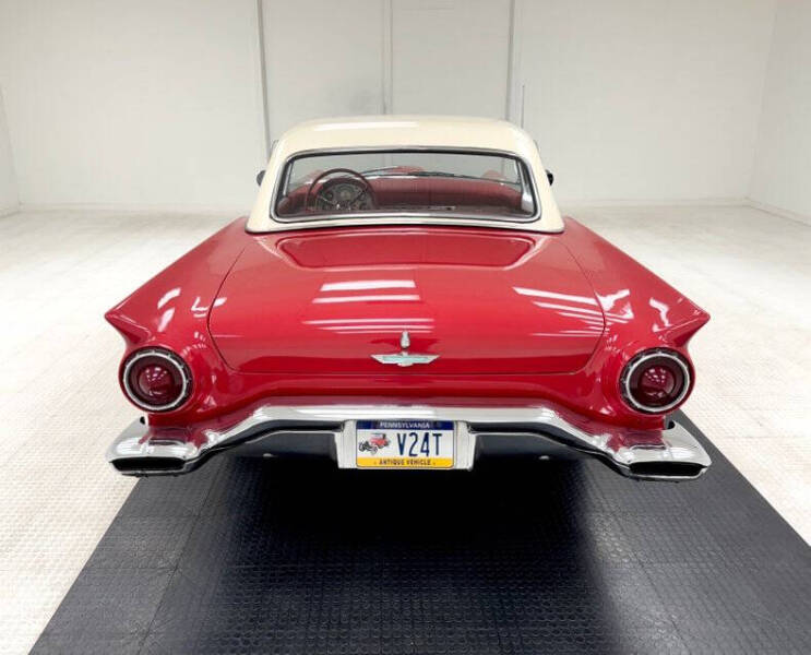 1957 Ford Thunderbird