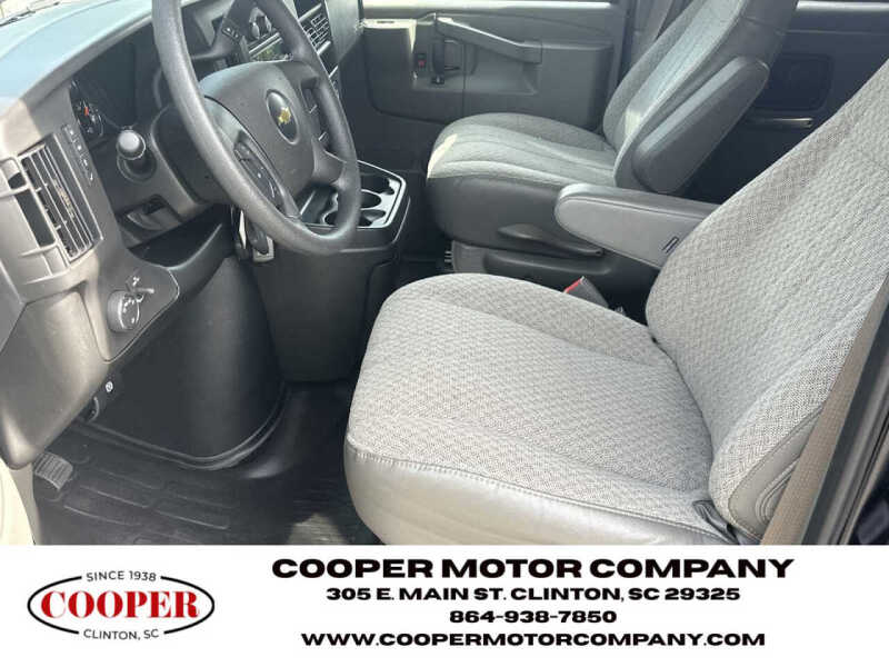 2025 Chevrolet Express LS 3500