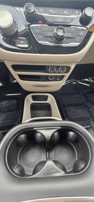 2022 Chrysler Pacifica Touring L