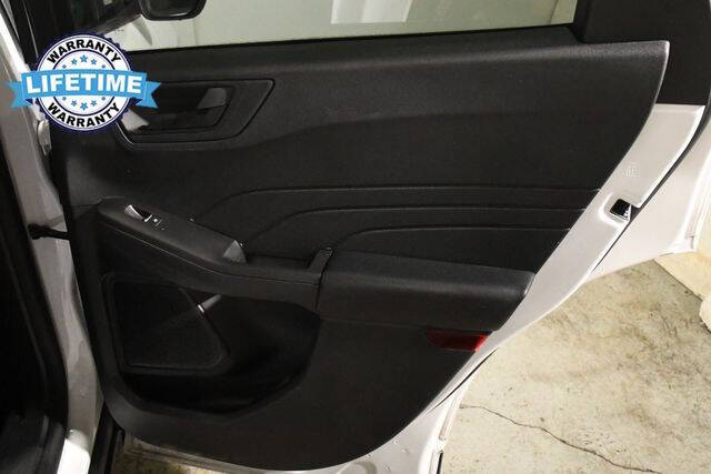 2022 Ford Escape Hybrid SE