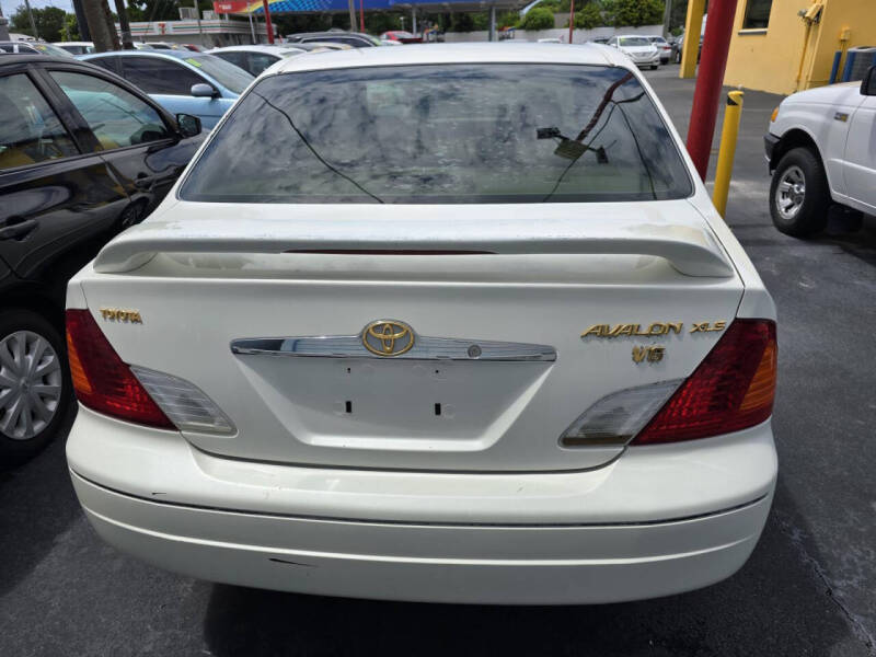 2002 Toyota Avalon XLS photo 8