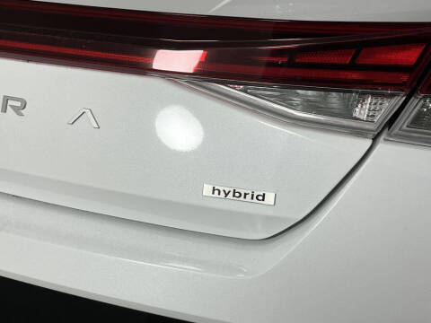 2025 Hyundai Elantra Hybrid Limited