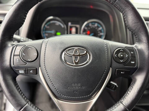 2017 Toyota RAV4 Hybrid SE