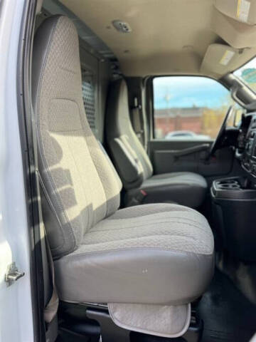 2023 GMC Savana 2500