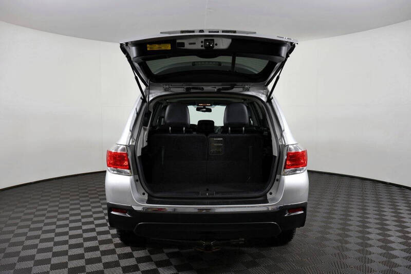 2011 Toyota Highlander SE