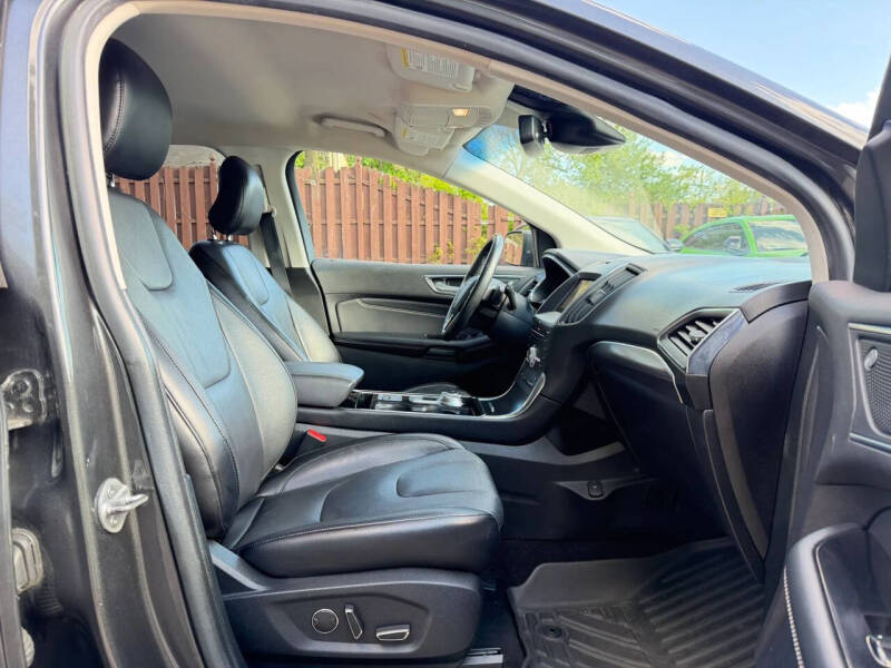 2019 Ford Edge Titanium