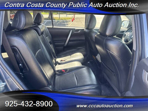 2013 Toyota Highlander SE