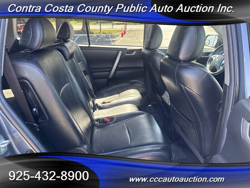 2013 Toyota Highlander SE