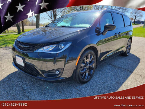 2020 Chrysler Pacifica for sale at Lifetime Auto Sales and Service in West Bend WI