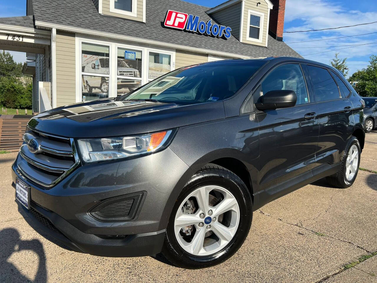 Dk. Gray 2018 Ford Edge SE SE 4dr Crossover 1