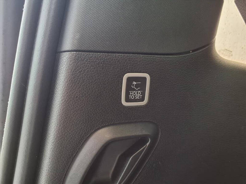 2023 Jeep Grand Wagoneer Obsidian