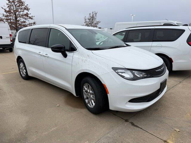 2026 Chrysler Voyager LX