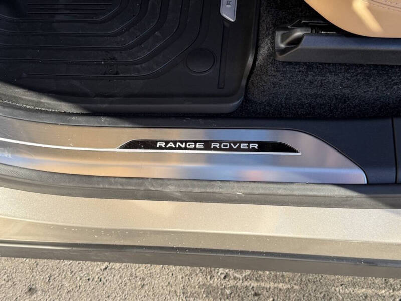 2025 Land Rover Range Rover P400 SE