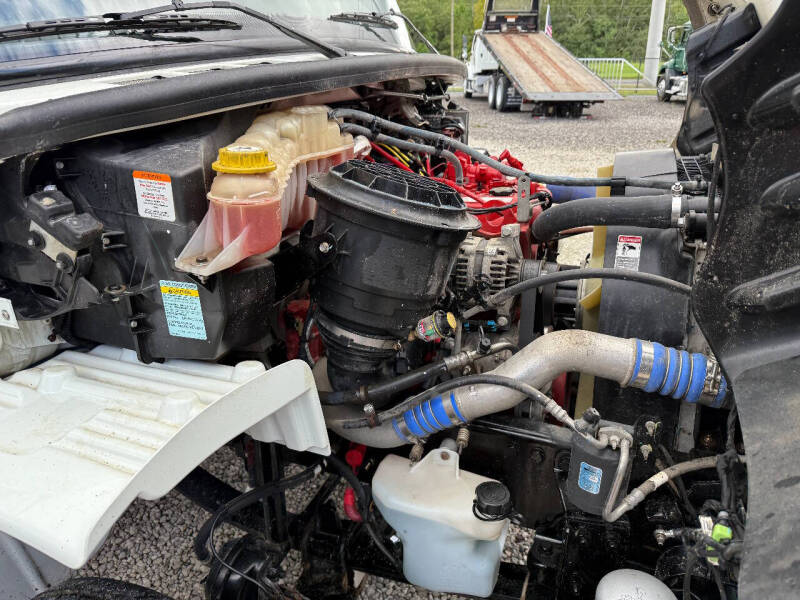 2022 Freightliner M2 106