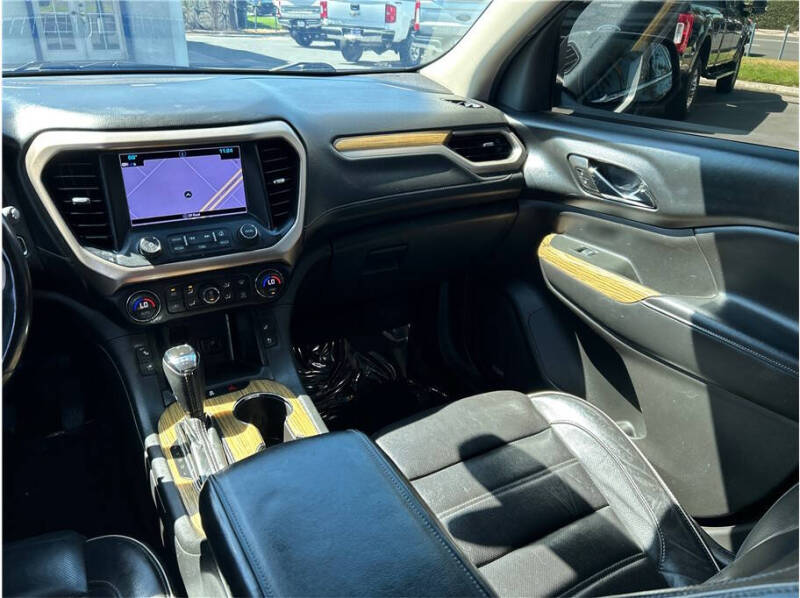 2017 GMC Acadia Denali