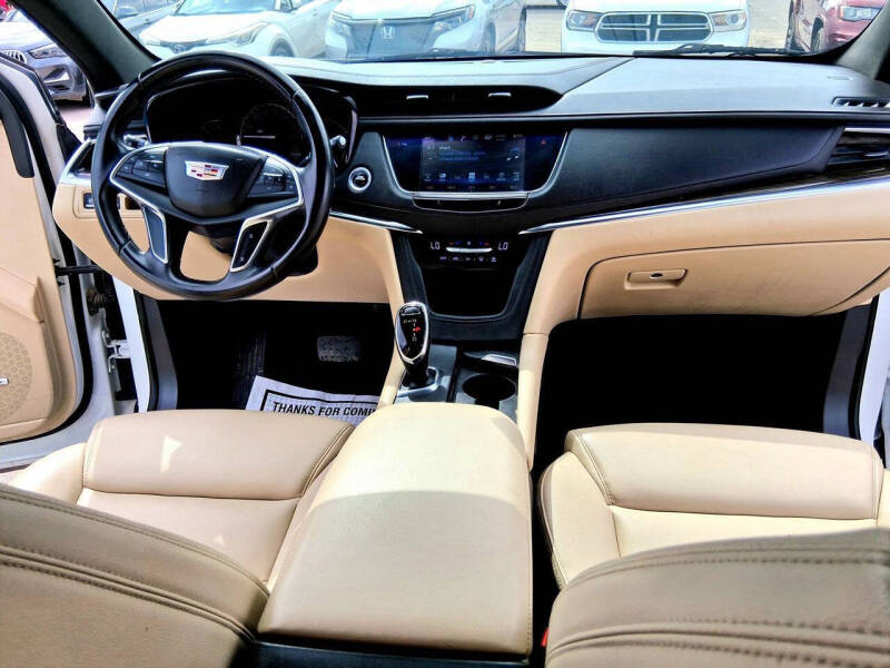 2017 Cadillac XT5