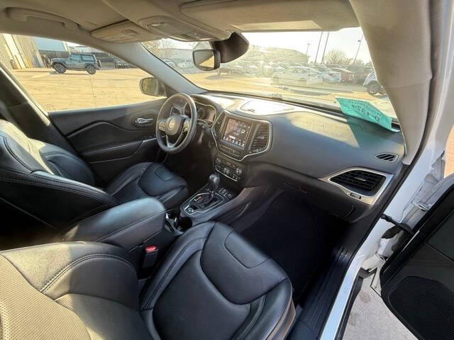 2022 Jeep Cherokee Latitude Lux