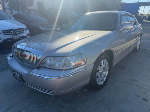 2007 Lincoln Town Car Signature Limited