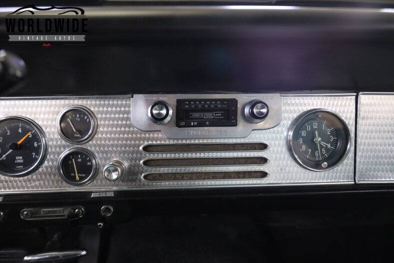 1957 Studebaker Silver Hawk