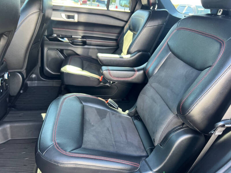 2022 Ford Explorer ST-Line