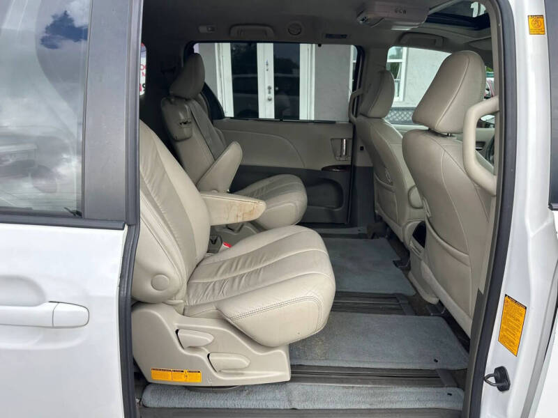 2012 Toyota Sienna