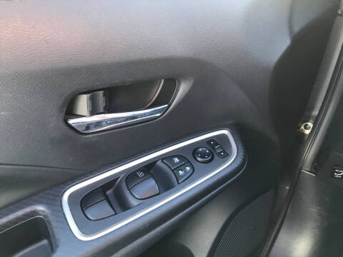 2023 Nissan Versa SR