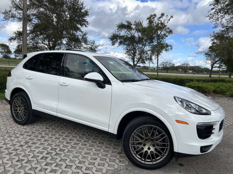2017 Porsche Cayenne Platinum Edition