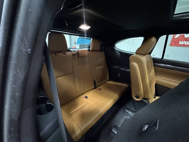 2021 Toyota Highlander Hybrid Platinum