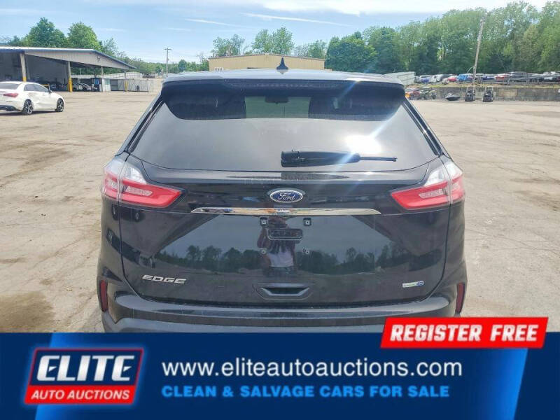 2020 Ford Edge SE