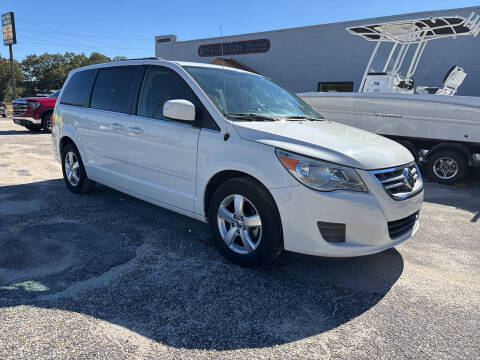 2011 Volkswagen Routan SE