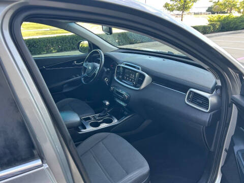 2019 Kia Sorento LX V6